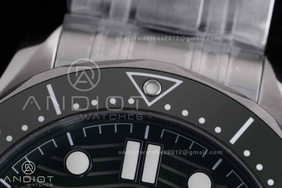 Seamaster Diver 300M Green Ceramic Bezel V4 VSF 1:1 Best Edition Green Dial On SS Bracelet Super Clone Asian 8806