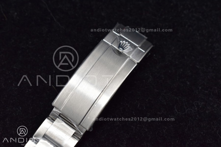 Submariner 116610 LV Green Ceramic C+F 904L 1:1 Best Edition On SS Bracelet VR3135