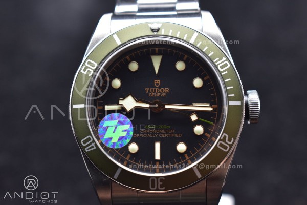 Black Bay "Green" Exclusive to Harrods Z...
