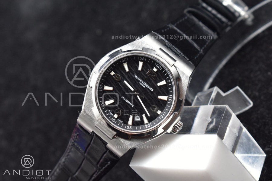 Overseas SS 8F Maker Black Dial on Black Rubber Strap 