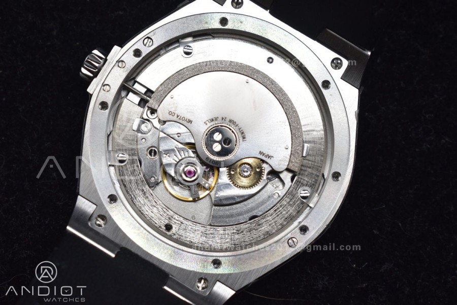 Overseas SS 8F Maker Black Dial on Black Rubber Strap 