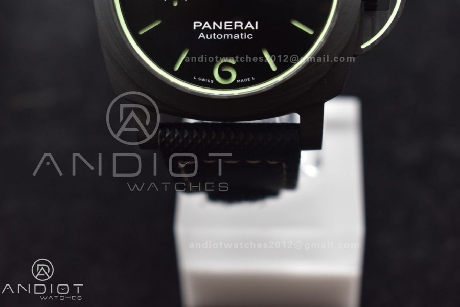 PAM1118 Lum. Marina Auto 44mm FC/NY VSF P9010