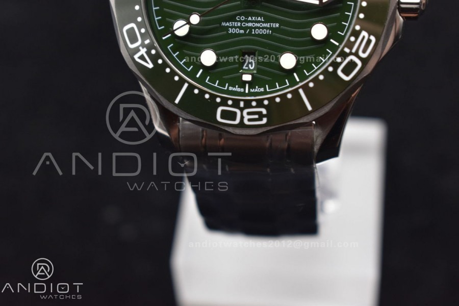 Seamaster Diver 300M VSF 1:1 Best Edition Green Ceramic Green Dial on SS Bracelet A8800 V2