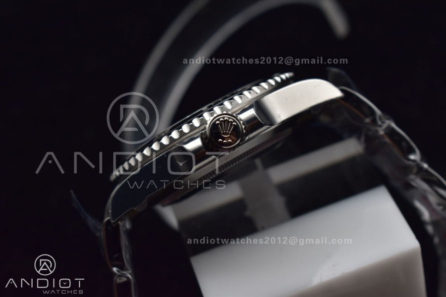 Submariner 41mm Clean 124060 No Date 904L Steel 3230 