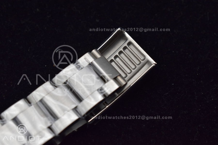 Submariner 41mm Clean 124060 No Date 904L Steel 3230 