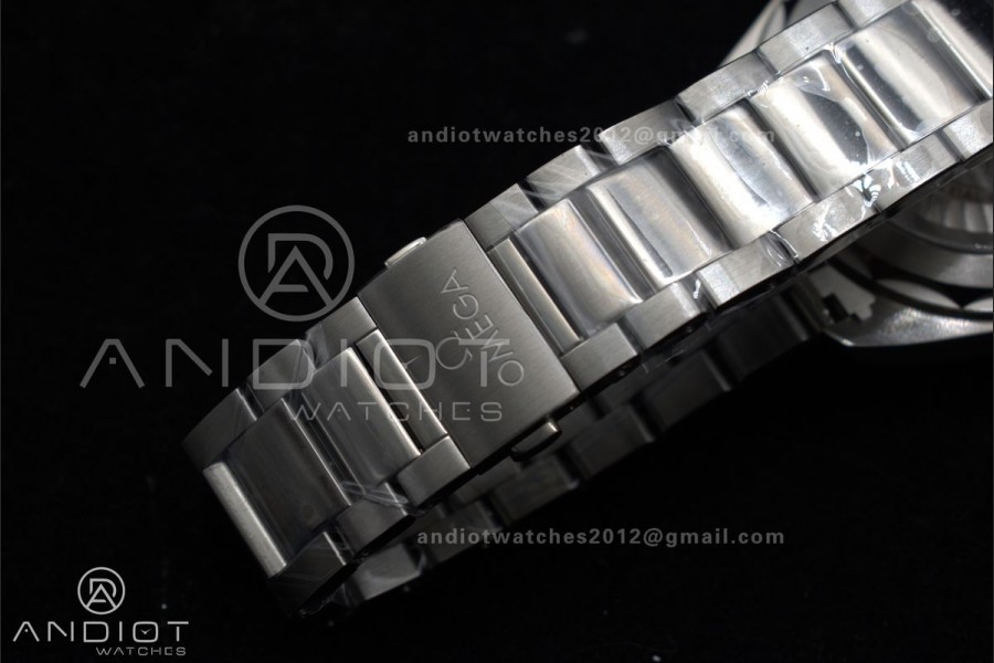Aqua Terra GMT Worldtimer 43mm Green Ceramic VSF 1:1 Best Edition on SS Bracelet A8938 Super Clone