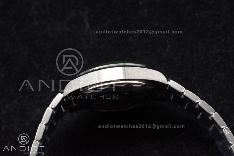 Aqua Terra GMT Worldtimer 43mm Green Ceramic VSF 1:1 Best Edition on SS Bracelet A8938 Super Clone