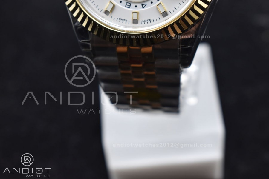 Skydweller SS/YG Noob Best Edition White Dial On SS/YG Bracelet A23J