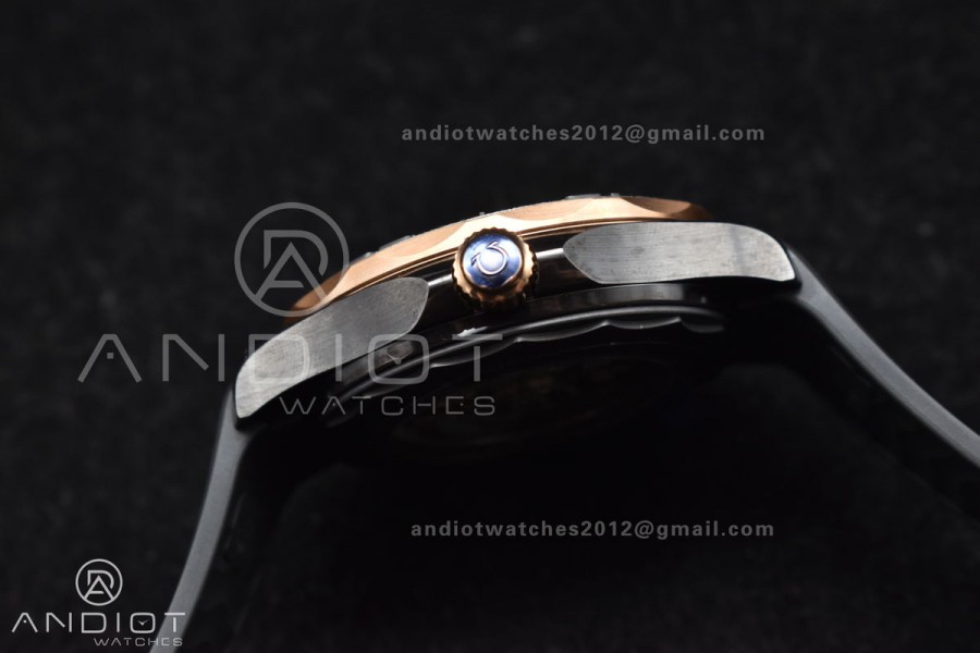 Seamaster 300m 43.5mm Black Ceramic VSF 1:1 Best Edition Black Dial RG Bezel on Black Rubber Strap A8806