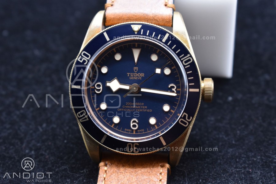 Heritage Black Bay Bronze Blue XF 1:1 Best Edition on Aged Brown Leather Strap A2824 V3 (Free Nato Strap)