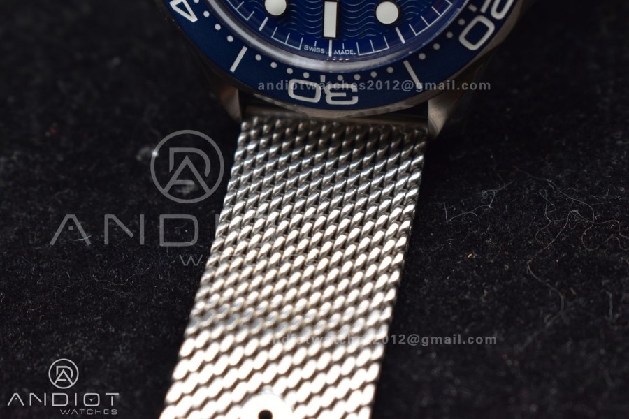 Seamaster 300M 42mm James Bond 60th anniversary VSF Best Edition on Mesh Bracelet A8806