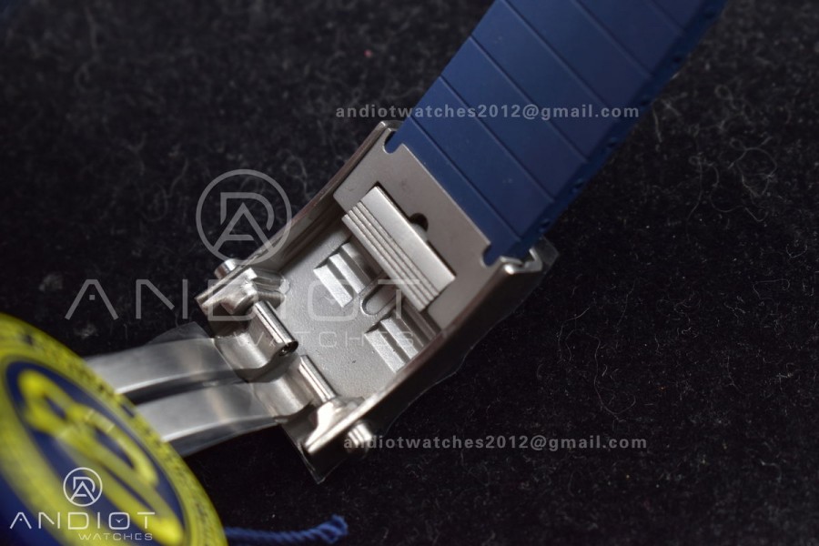 SuperOcean Automatic 42 SS BLSF 1:1 Best Edition White Dial on Blue Rubber Strap A2824