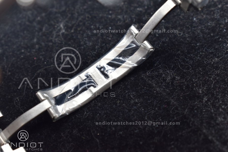Tank Solo 27.5mm K11F SS White Dial On SS Bracelet Ronda Quartz