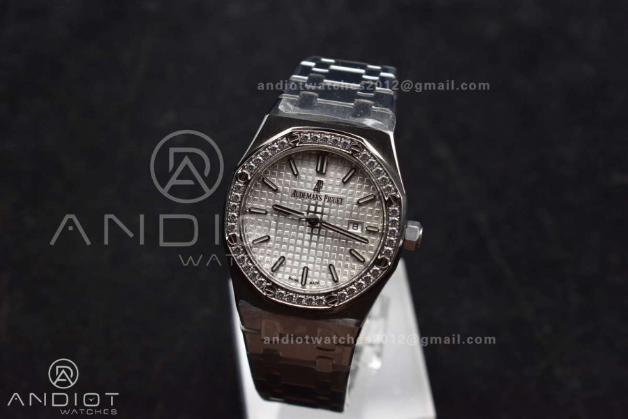 Lady Royal Oak 33mm 67651 SS/Diamond Bezel V7F 1:1 White Textured Dial On Stainless Strap Ronda Quartz to AP Cal.2713