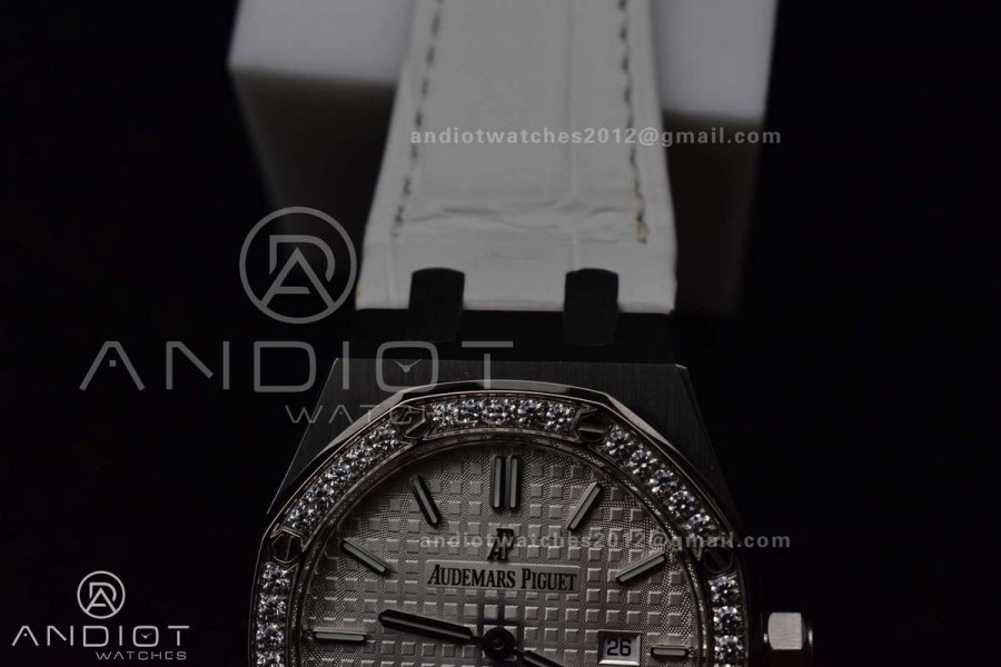Lady Royal Oak 33mm 67651 SS/Diamond Bezel V7F 1:1 White Textured Dial On White Croco Leather Strap Ronda Quartz to AP Cal.2713