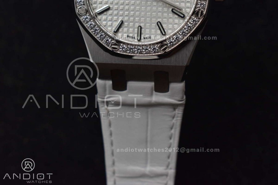 Lady Royal Oak 33mm 67651 SS/Diamond Bezel V7F 1:1 White Textured Dial On White Croco Leather Strap Ronda Quartz to AP Cal.2713