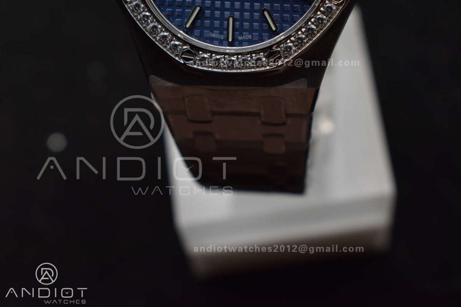 Lady Royal Oak 33mm 67651 SS/Diamond Bezel V7F 1:1 Blue Textured Dial on SS Bracelet Ronda Quartz to AP Cal.2713