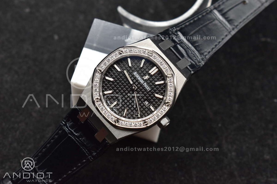 Lady Royal Oak 33mm 67651 SS/Diamond Bezel V7F 1:1 Black Textured Dial On Stainless Strap Ronda Quartz 