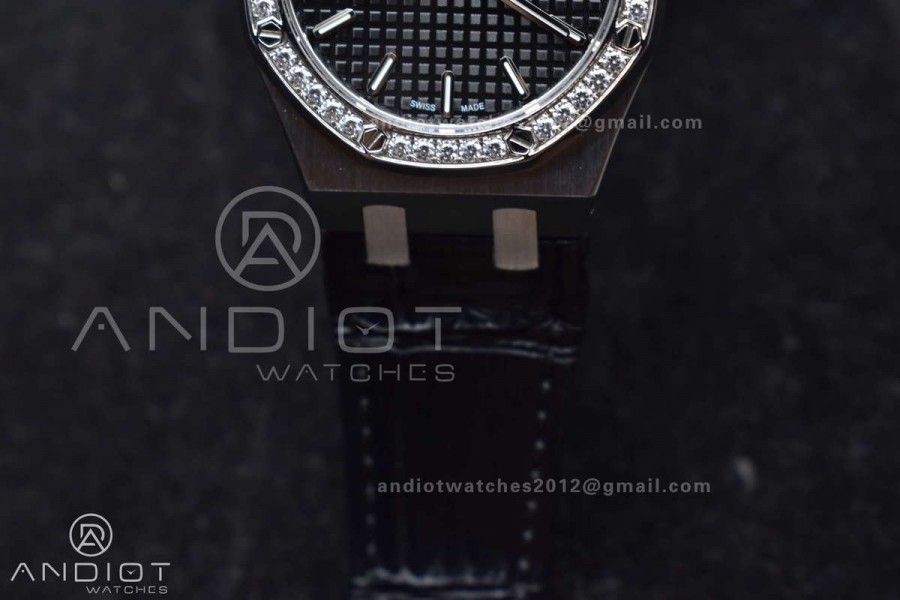 Lady Royal Oak 33mm 67651 SS/Diamond Bezel V7F 1:1 Black Textured Dial On Stainless Strap Ronda Quartz 