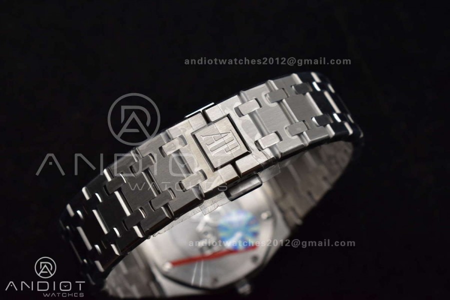 Lady Royal Oak 33mm 67651 SS V7F 1:1 Best Edition Black Textured Dial on SS Bracelet Ronda Quartz to AP Cal.2713