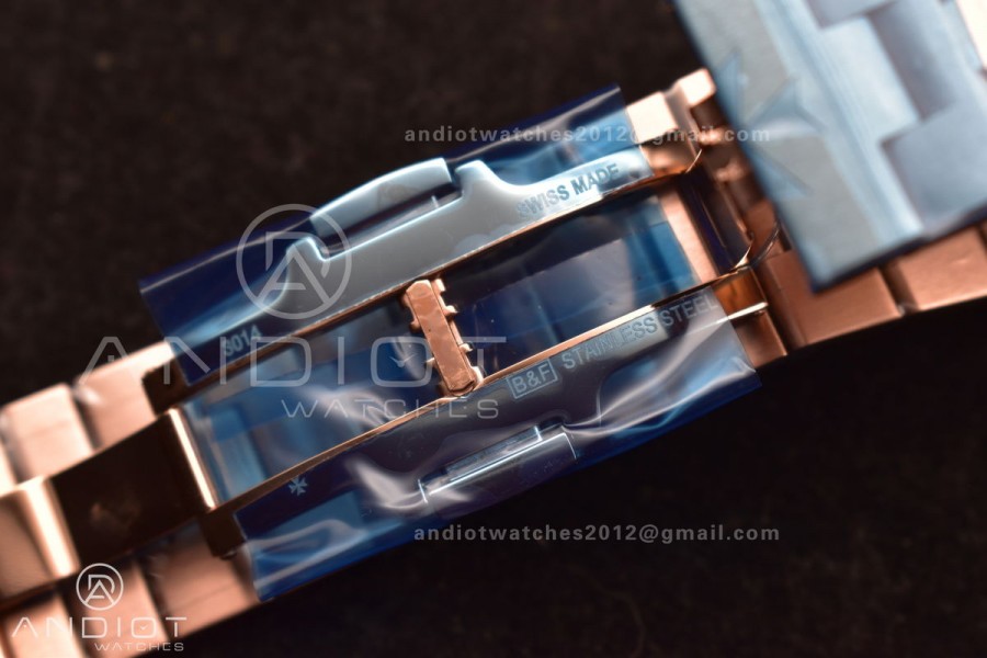 Overseas 4500V RG 8F 1:1 Best Edition Green Dial on RG Bracelet A5100