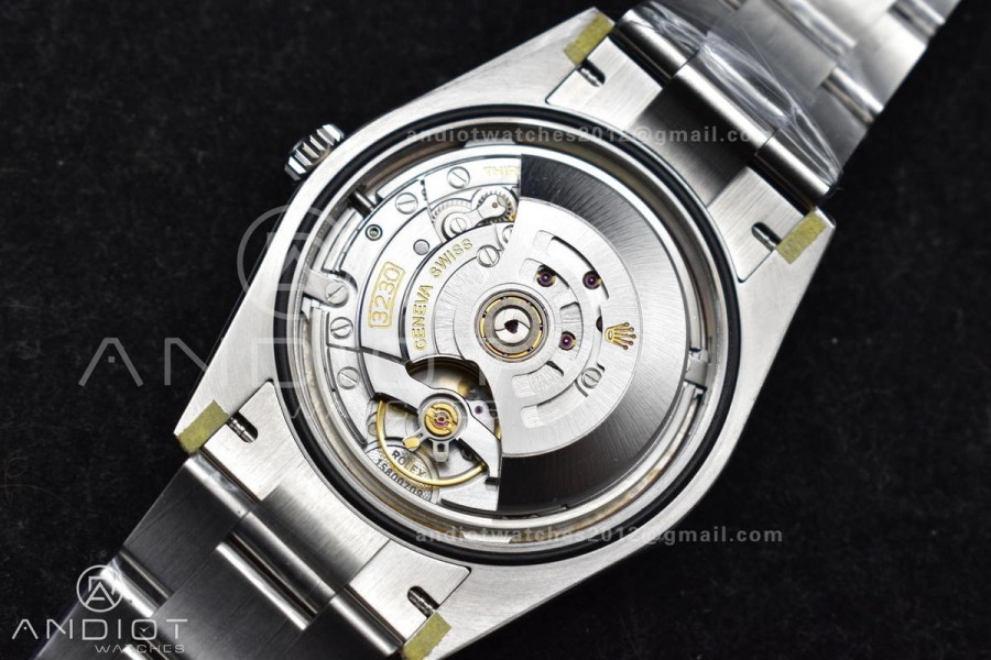 Oyster Perpetual 124300 36mm VSF 1:1 Best Edition 904L Steel Red Dial VS3230 V2