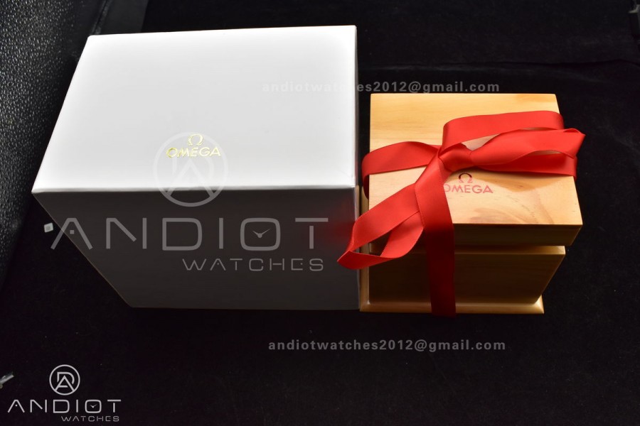 Omega Mid Size Wood Box Set