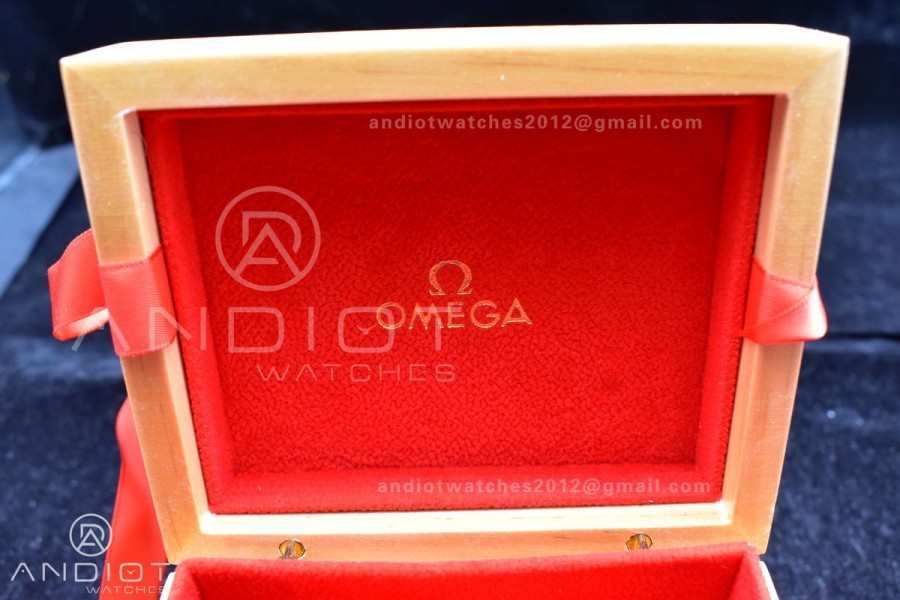 Omega Mid Size Wood Box Set