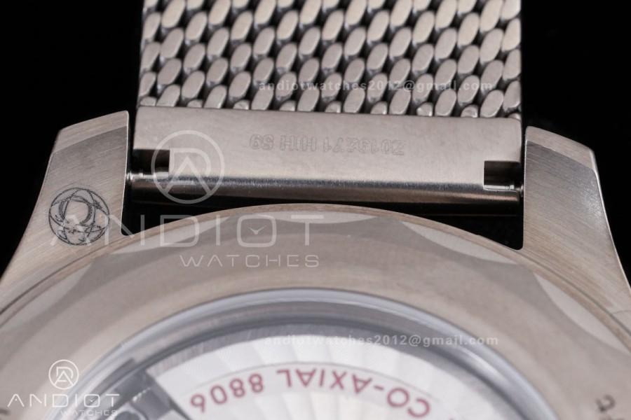 Seamaster 300M Diver Titanium/Bronze Gold VSF 1:1 Best Edition Green Dial on Titanium Mesh Bracelet Asian Super Clone 8806