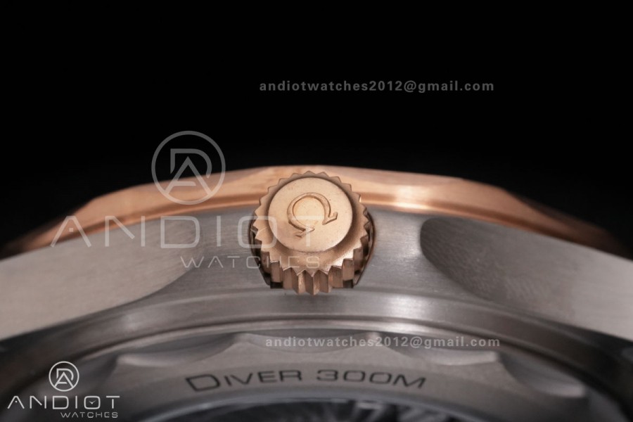 Seamaster 300M Diver Titanium/Bronze Gold VSF 1:1 Best Edition Green Dial on Titanium Mesh Bracelet Asian Super Clone 8806