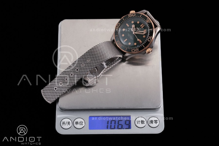 Seamaster 300M Diver Titanium/Bronze Gold VSF 1:1 Best Edition Green Dial on Titanium Mesh Bracelet Asian Super Clone 8806
