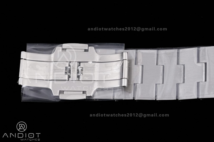 Overseas Ultra-Thin 2000V 8F Best Edition White Dial on SS Bracelet A1120