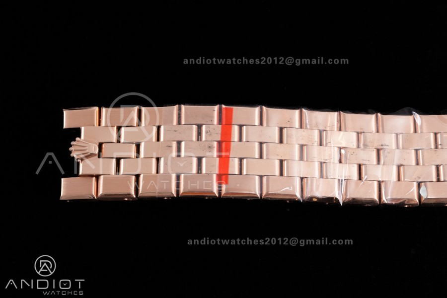 Land Dweller 127335 DIWF Best Edition White Dial on RG Bracelet A7135