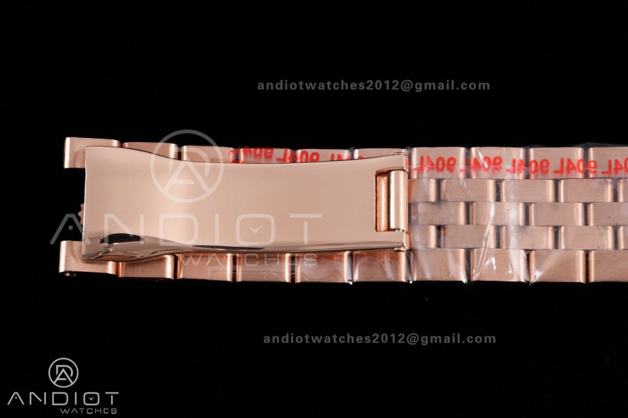 Land Dweller 127335 DIWF Best Edition White Dial on RG Bracelet A7135