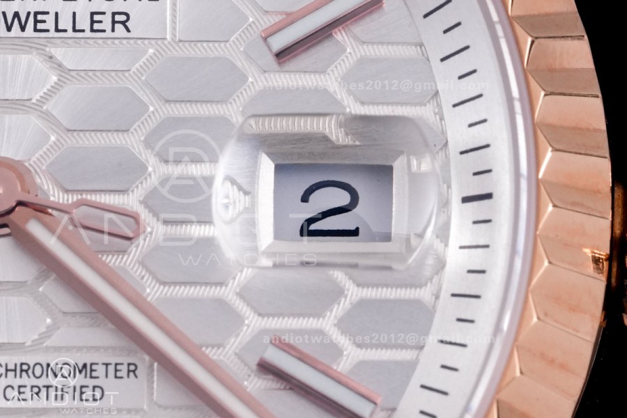 Land Dweller 127335 DIWF Best Edition White Dial on RG Bracelet A7135