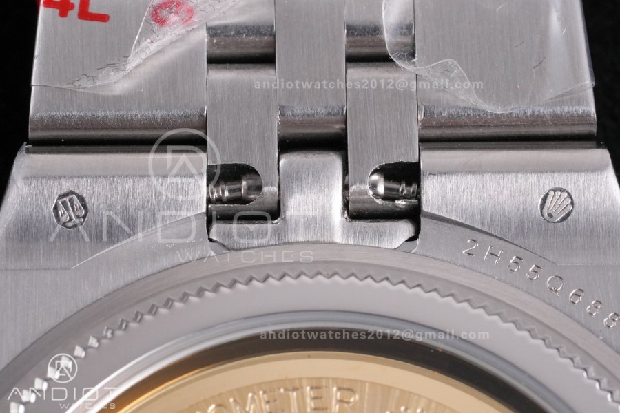 Land Dweller 127334 DIWF Best Edition White Dial on SS Bracelet A7135