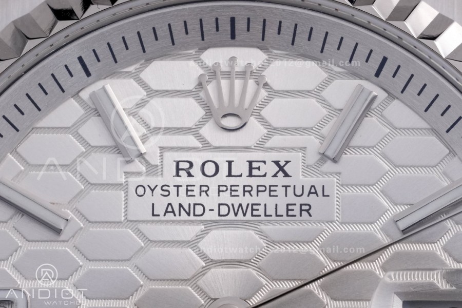 Land Dweller 127334 DIWF Best Edition White Dial on SS Bracelet A7135