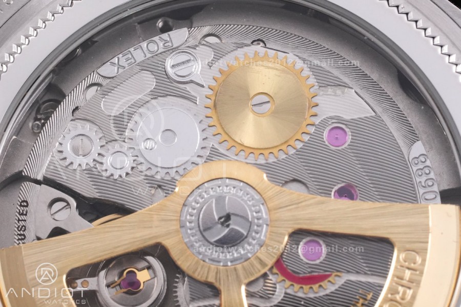 Land Dweller 127334 DIWF Best Edition White Dial on SS Bracelet A7135