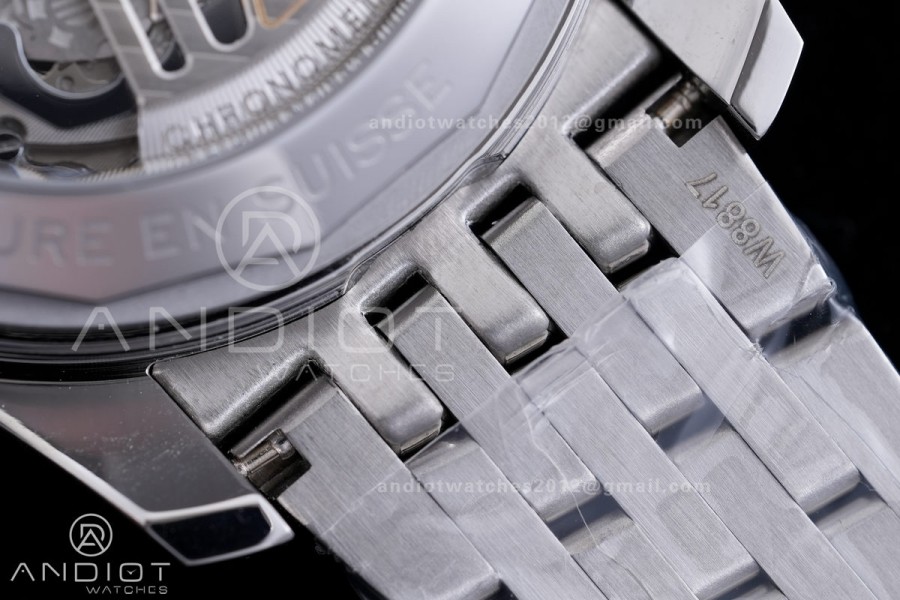 Navitimer B01 SS 43mm BLS 1:1 Best Edition Black dial with number hour markers on SS Bracelet A7750