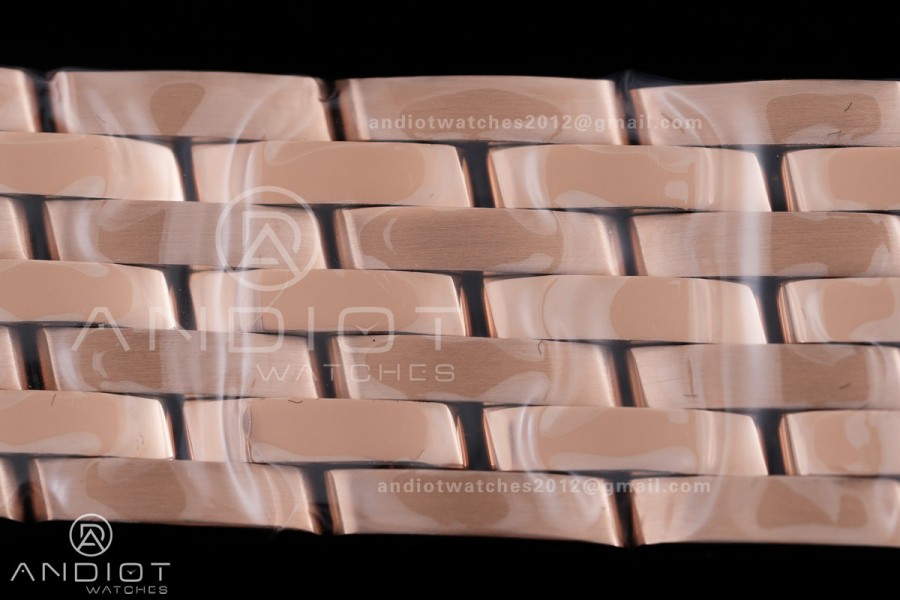 Navitimer B01 RG 43mm BLS 1:1 Best Edition Black Dial White Subdial on RG Bracelet A7750