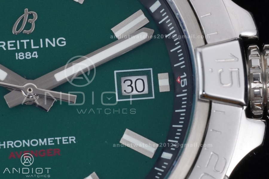 Avenger Chronometer 42mm SS BLSF 1:1 Best Version Green Dial On SS Bracelet A2824