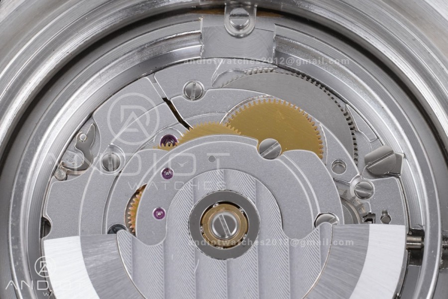 Avenger Chronometer 42mm SS BLSF 1:1 Best Version Blue Dial On SS Bracelet A2824