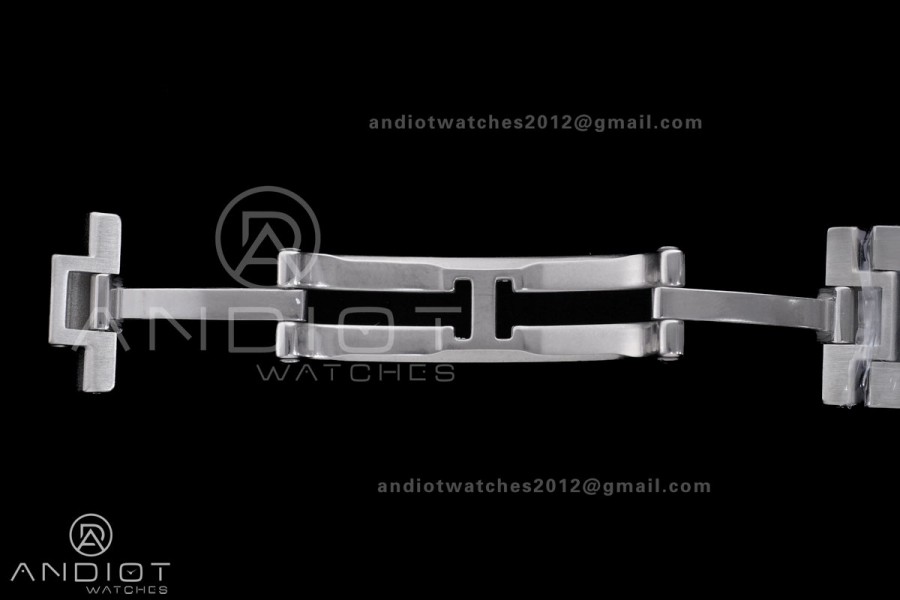 Tank Solo 31x24.4mm AF SS White Dial on SS Bracelet Ronda Quartz