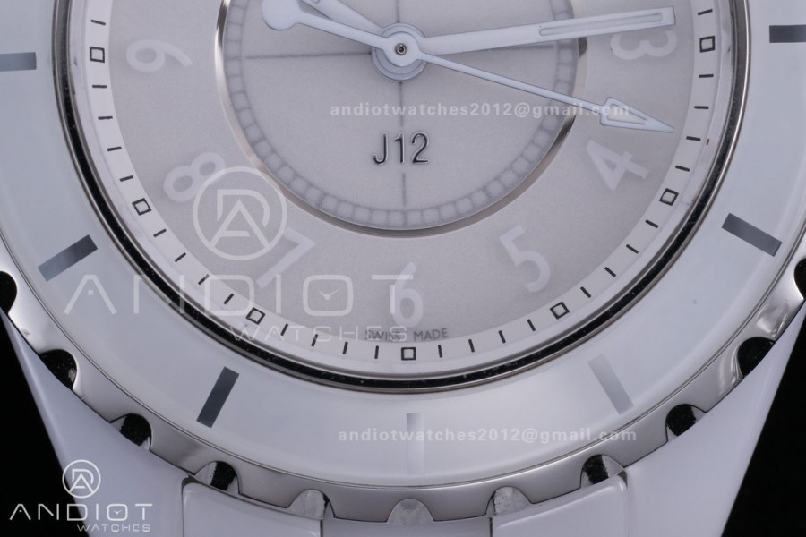 J12 33mm HTF 1:1 Best Edition White Korea Ceramic Cream Dial White Markers on Bracelet Swiss Quartz