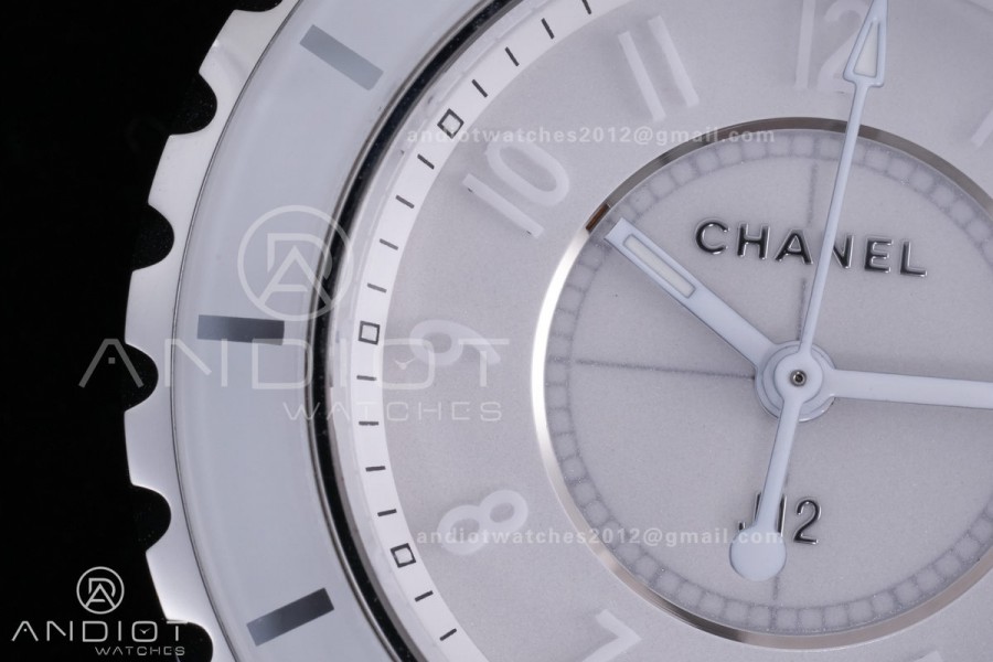 J12 33mm HTF 1:1 Best Edition White Korea Ceramic Cream Dial White Markers on Bracelet Swiss Quartz