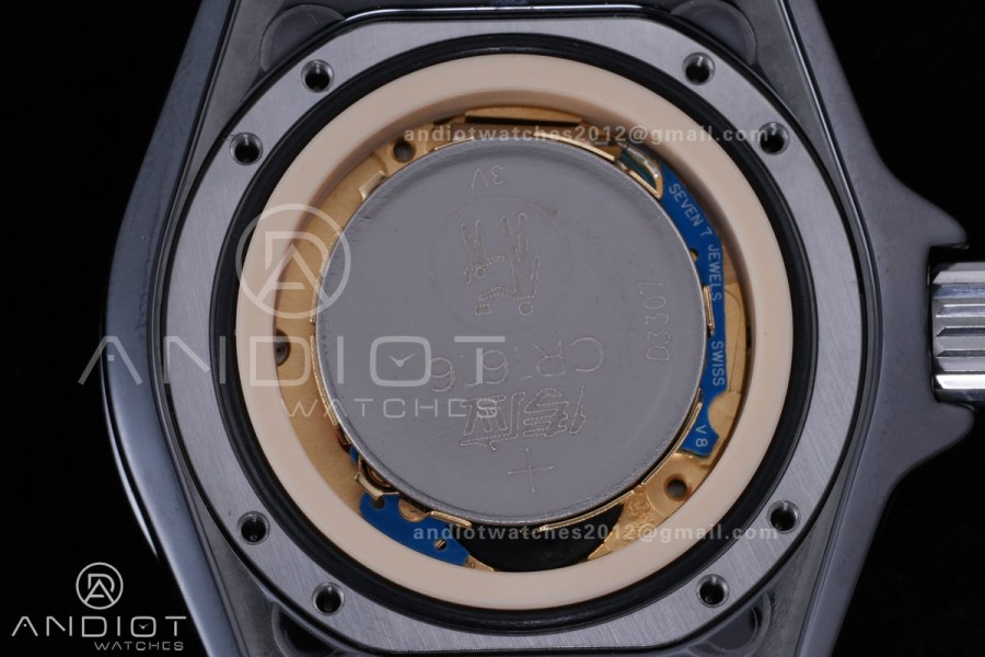J12 33mm HTF 1:1 Best Edition Black Korea Ceramic Black Dial Grey Markers on Bracelet Swiss Quartz