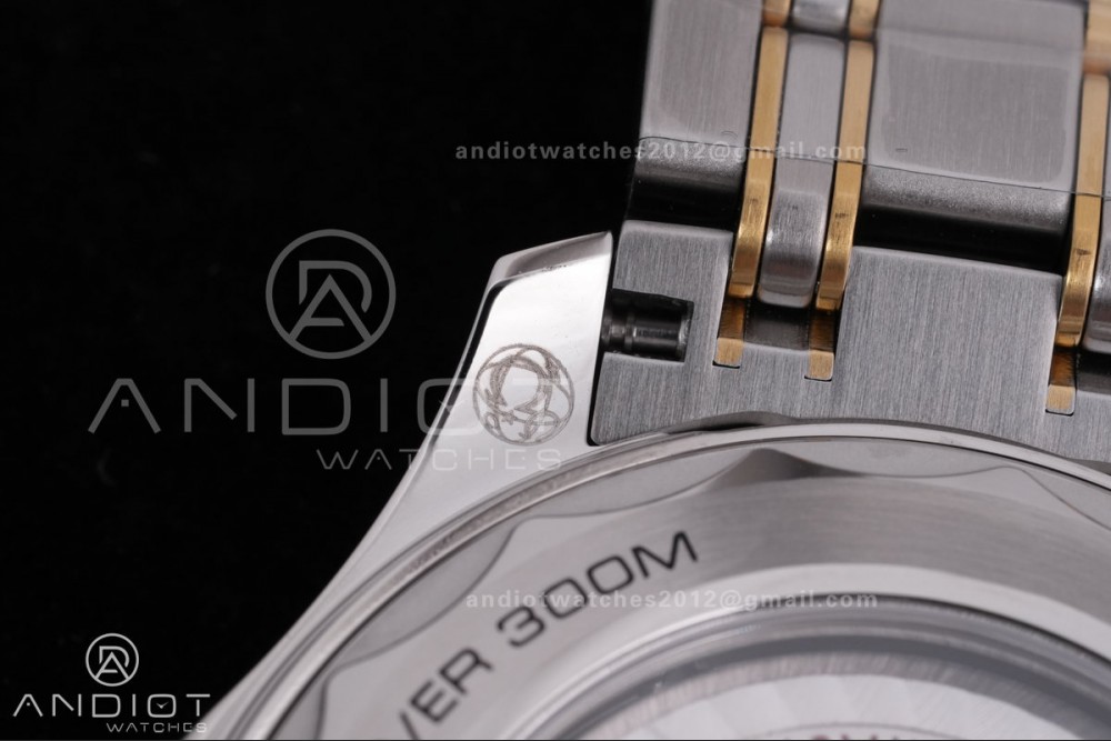 Seamaster Diver 300M SS/YG V4 VSF 1:1 Best Edition YG Bezel Black Dial on SS/YG Super Clone Asian 8800