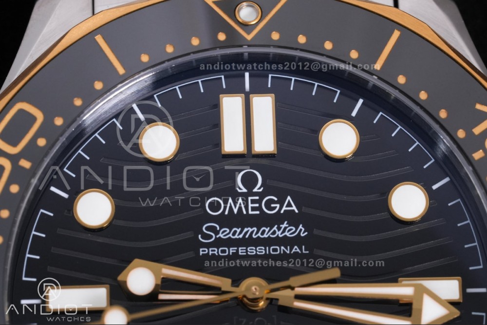 Seamaster Diver 300M SS/YG V4 VSF 1:1 Best Edition YG Bezel Black Dial on SS/YG Super Clone Asian 8800