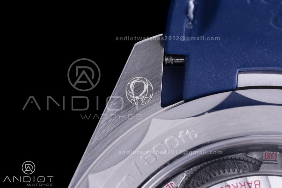 Aqua Terra GMT World timer 43mm VSF 1:1 Best Edition Deep Blue Dial on Blue Rubber Strap A8938 Super Clone