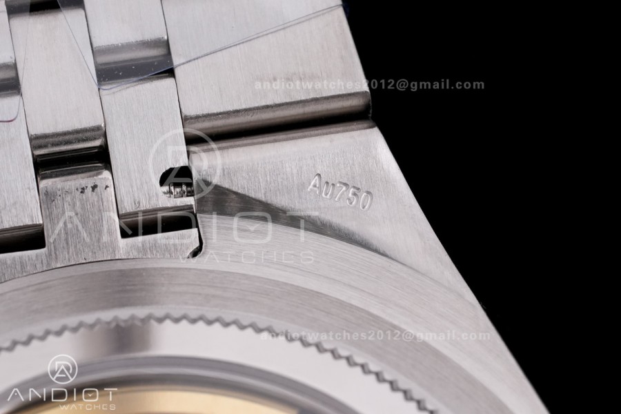 Land Dweller 127336 SS ESF Ice Blue Dial On SS Bracelet A7135
